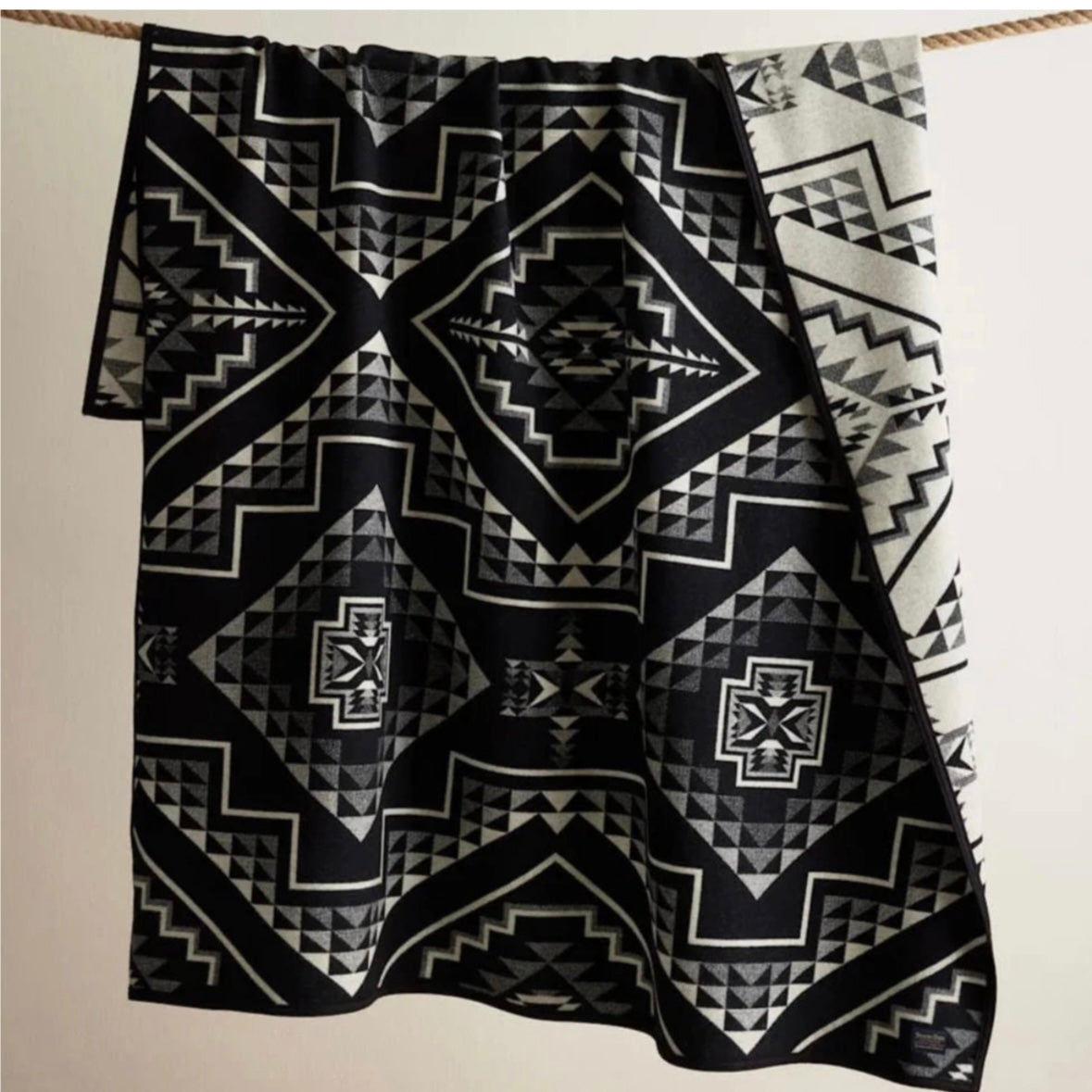 Pendleton jacquard unnapped robe-oxbow